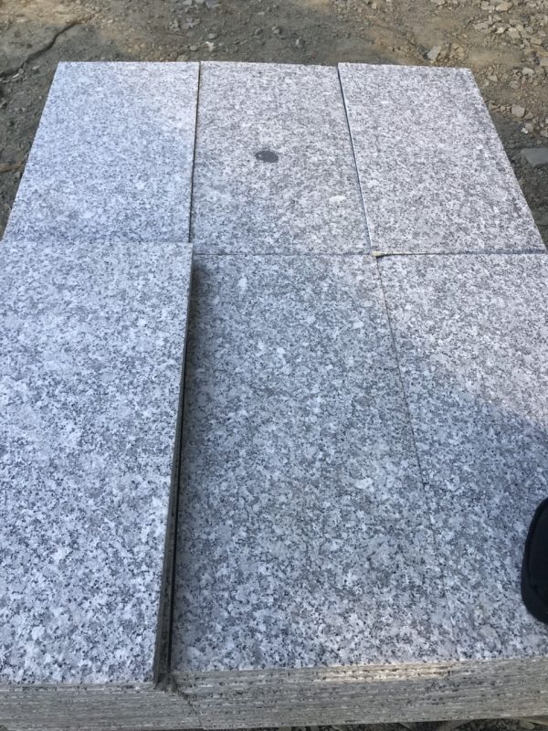 Đá granite trắng suối lau 30×60